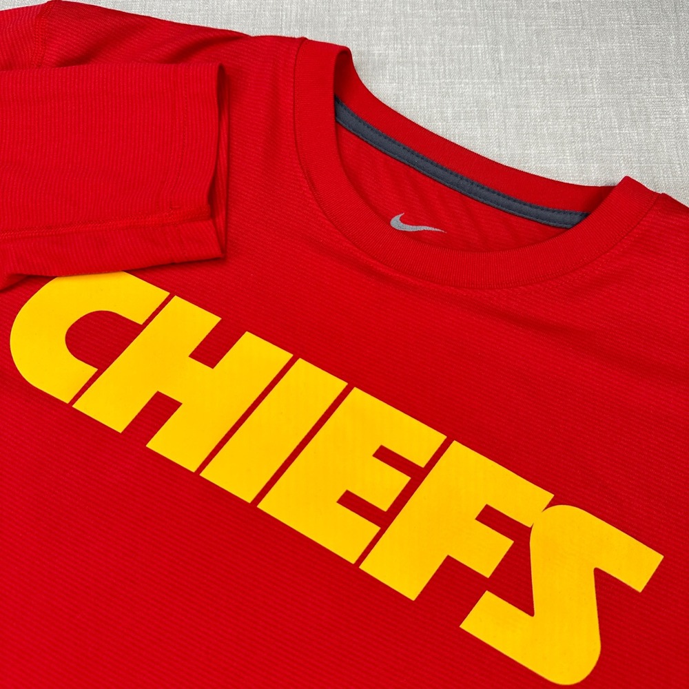 Nike Kansas City Chiefs Shirt Mens Medium Red Dri-FIT Long Sleeve NFL 668015-657